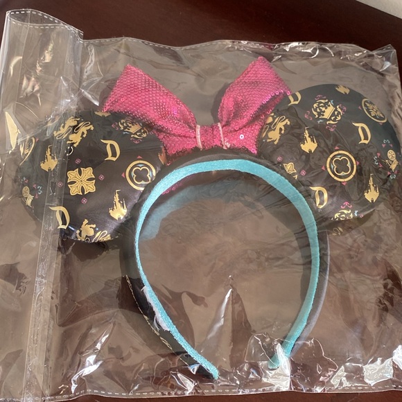 DISNEYLAND RESORT MINNIE MOUSE EAR 🩷PINK🩷 SEQUINED BOW HEADBAND 🌟EUC🌟 - Picture 15 of 17